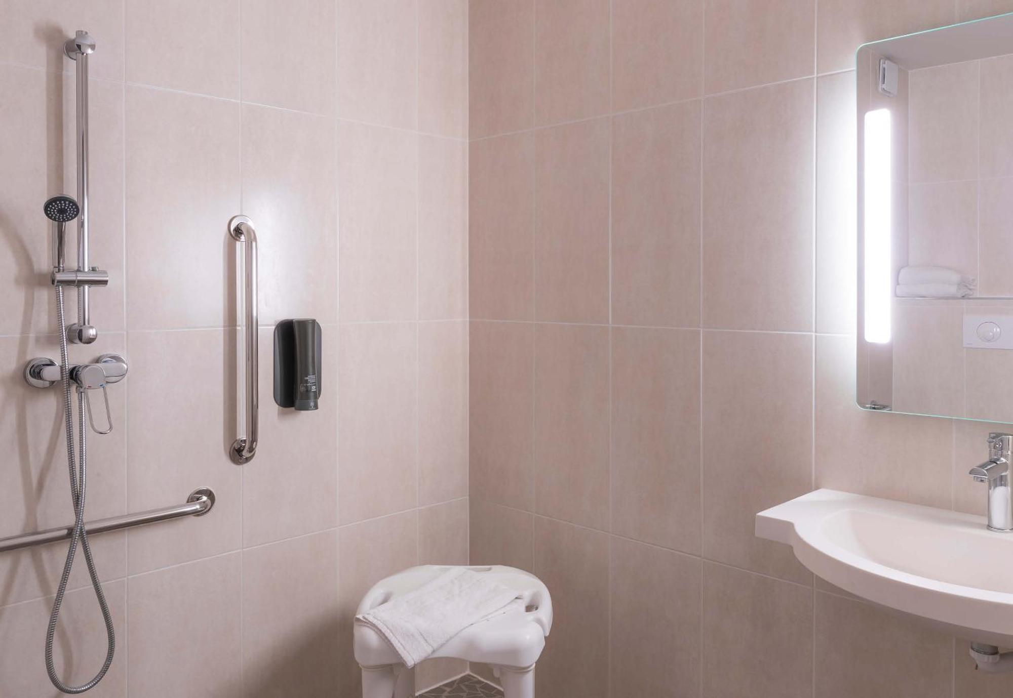 B&B Hotel Troyes Magasins D'Usine Lavau  Bagian luar foto